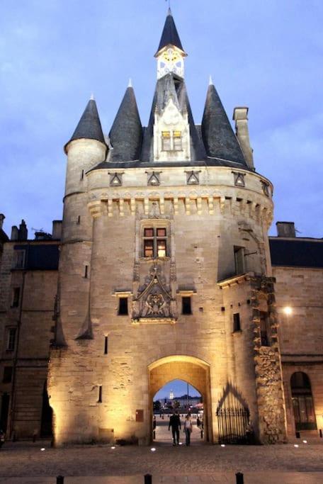 Key To Bordeaux - Fairytale View, 2 Bd + Elevator Apartment ภายนอก รูปภาพ